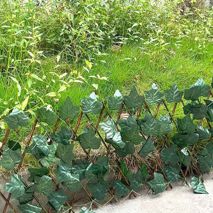 Zelena ograda koja oživljava dvorište i terasu