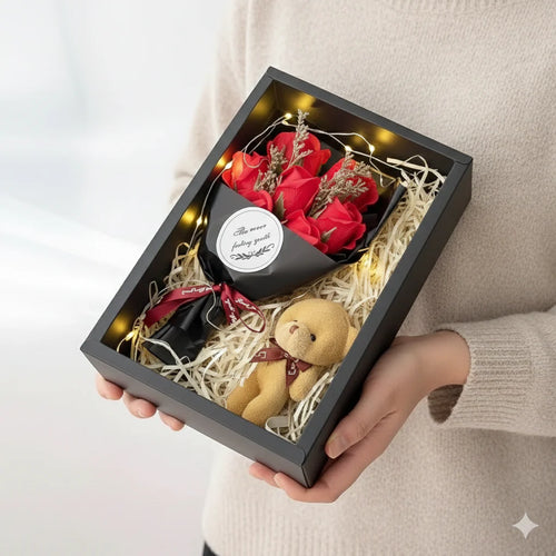 Luxury Love Set - Kutija sa 7 crvenih ruža, medom i LED Svetlom