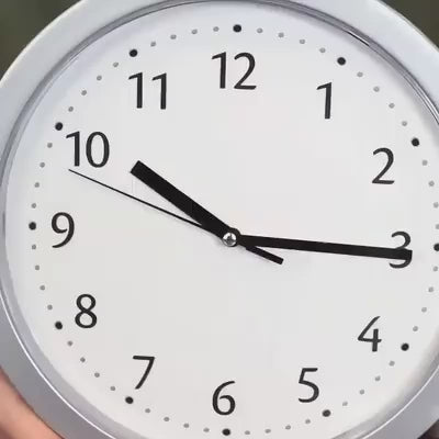 Zidni sat sa skrivenim sefom